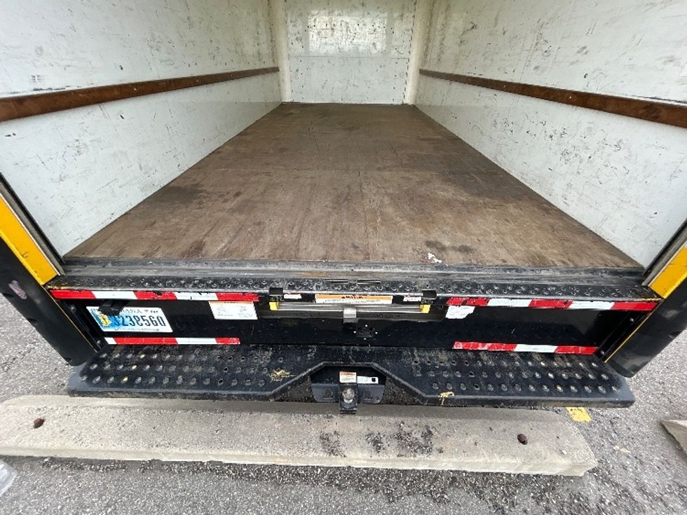 Light Duty Box Truck-Light and Medium Duty Trucks-GMC-2021-Savana G33903-Goodyear-AZ-84,981\n\t\tmiles-$ 30,500 - Image 9