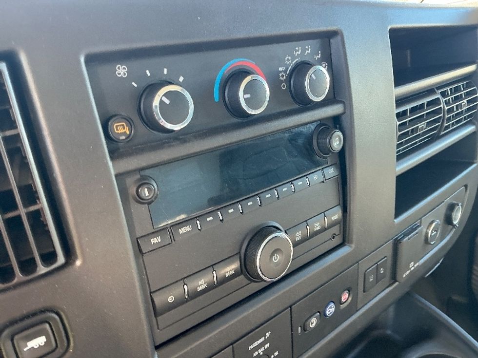 Light Duty Box Truck-Light and Medium Duty Trucks-GMC-2021-Savana G33903-Grand Junction-CO-107,773\n\t\tmiles-$ 30,000 - Image 23