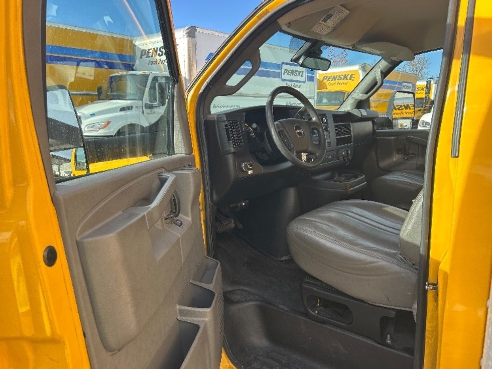 Light Duty Box Truck-Light and Medium Duty Trucks-GMC-2021-Savana G33903-Greeley-CO-101,471\n\t\tmiles-$ 27,750 - Image 14