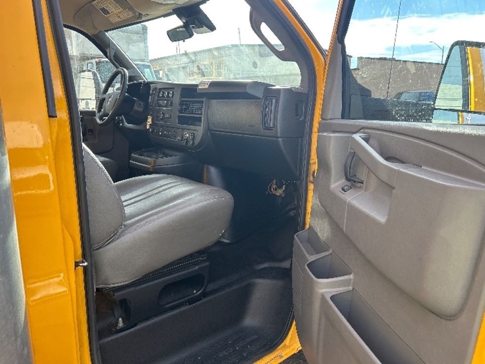 Light Duty Box Truck-Light and Medium Duty Trucks-GMC-2021-Savana G33903-Greeley-CO-101,471\n\t\tmiles-$ 27,750 - Image 18