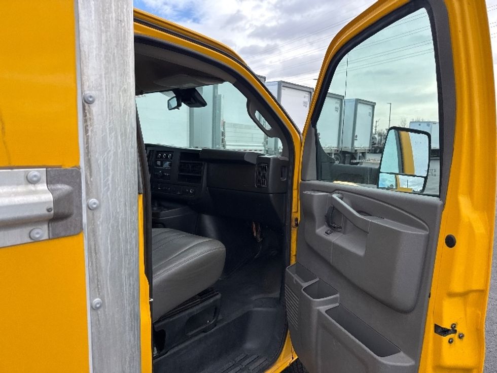 Light Duty Box Truck-Light and Medium Duty Trucks-GMC-2021-Savana G33903-Greeley-CO-102,393\n\t\tmiles-$ 27,500 - Image 19
