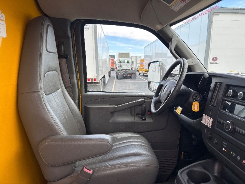 Light Duty Box Truck-Light and Medium Duty Trucks-GMC-2021-Savana G33903-Greeley-CO-102,393\n\t\tmiles-$ 27,500 - Image 21