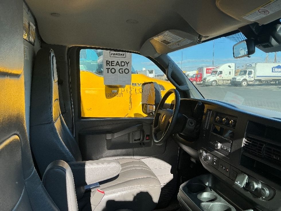 Light Duty Box Truck-Light and Medium Duty Trucks-GMC-2021-Savana G33903-Greeley-CO-106,437\n\t\tmiles-$ 30,250 - Image 22