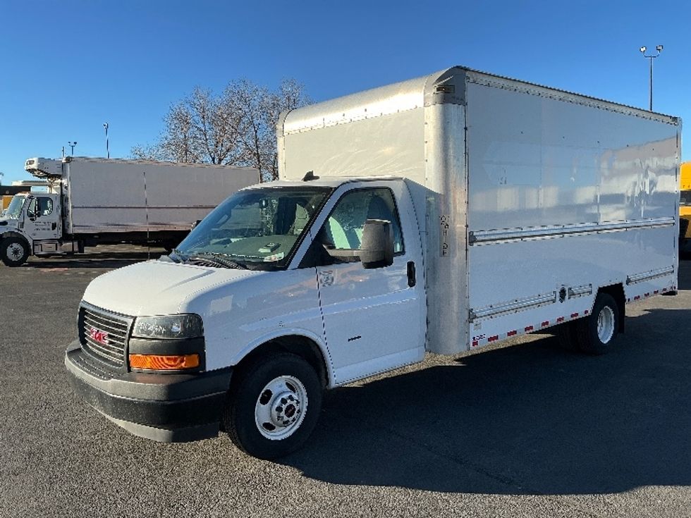 Light Duty Box Truck-Light and Medium Duty Trucks-GMC-2021-Savana G33903-Greeley-CO-106,437\n\t\tmiles-$ 30,250 - Image 3