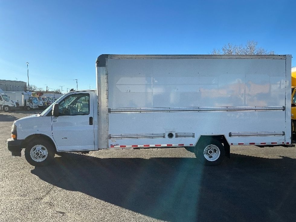 Light Duty Box Truck-Light and Medium Duty Trucks-GMC-2021-Savana G33903-Greeley-CO-106,437\n\t\tmiles-$ 30,250 - Image 4