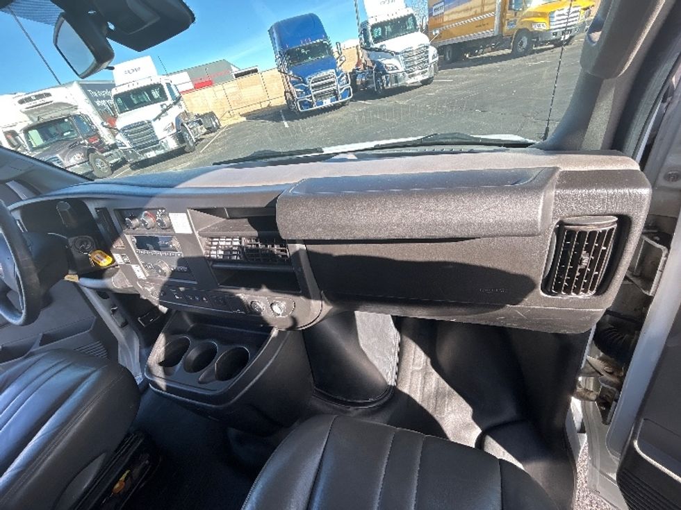 Light Duty Box Truck-Light and Medium Duty Trucks-GMC-2021-Savana G33903-Greeley-CO-111,434\n\t\tmiles-$ 29,750 - Image 21