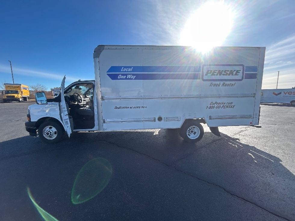 Light Duty Box Truck-Light and Medium Duty Trucks-GMC-2021-Savana G33903-Greeley-CO-111,434\n\t\tmiles-$ 29,750 - Image 4