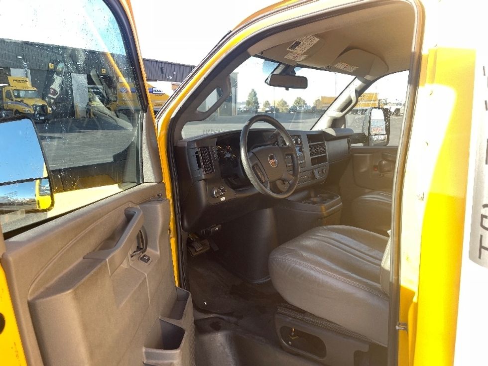 Light Duty Box Truck-Light and Medium Duty Trucks-GMC-2021-Savana G33903-Greeley-CO-111,674\n\t\tmiles-$ 26,500 - Image 16