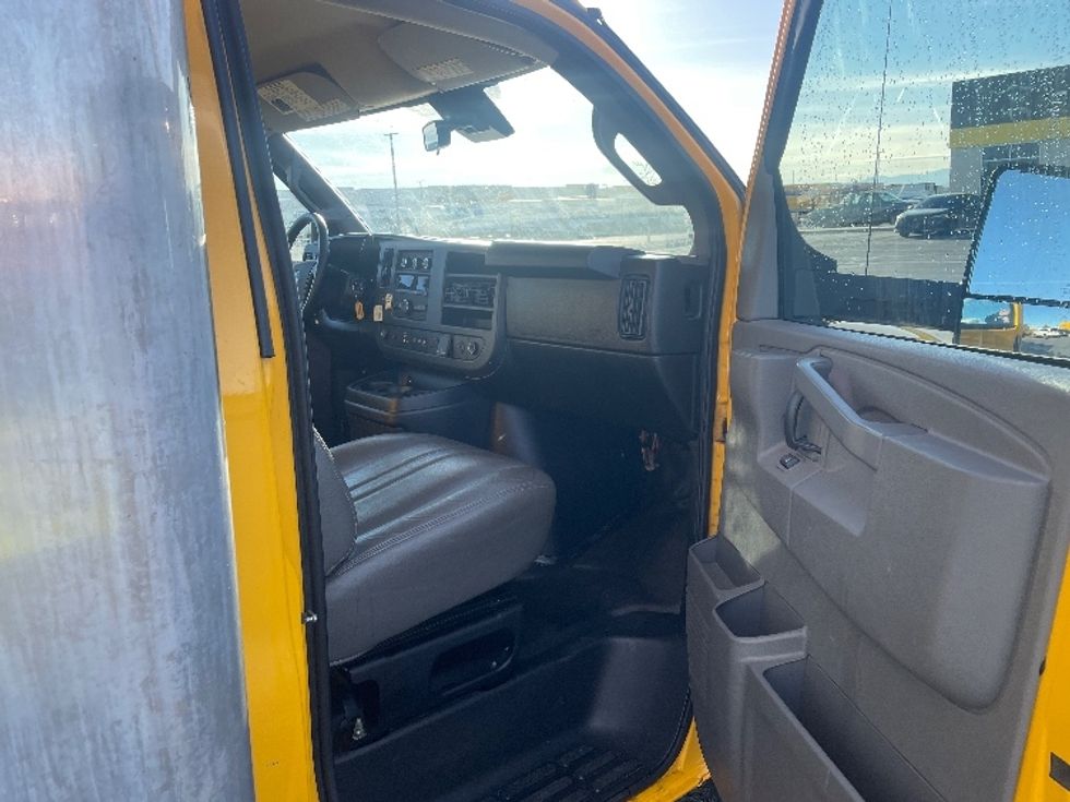 Light Duty Box Truck-Light and Medium Duty Trucks-GMC-2021-Savana G33903-Greeley-CO-111,674\n\t\tmiles-$ 26,500 - Image 20