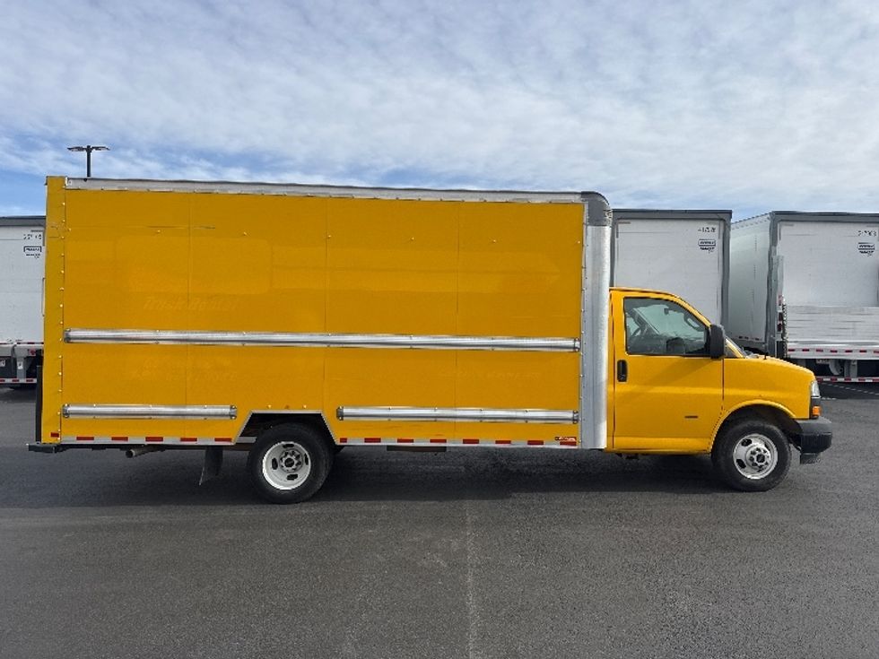 Light Duty Box Truck-Light and Medium Duty Trucks-GMC-2021-Savana G33903-Greeley-CO-111,971\n\t\tmiles-$ 26,500 - Image 14