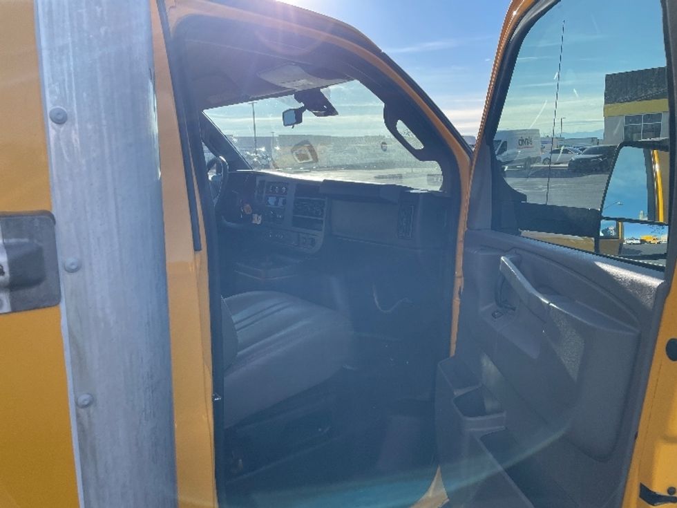 Light Duty Box Truck-Light and Medium Duty Trucks-GMC-2021-Savana G33903-Greeley-CO-113,500\n\t\tmiles-$ 26,250 - Image 20