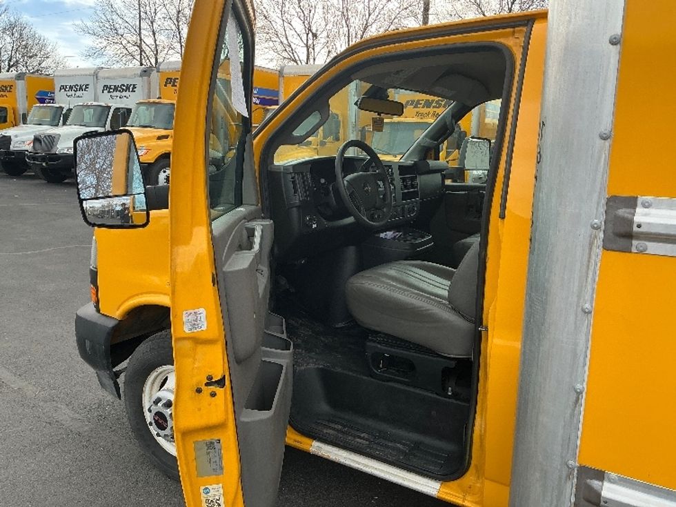 Light Duty Box Truck-Light and Medium Duty Trucks-GMC-2021-Savana G33903-Greeley-CO-115,062\n\t\tmiles-$ 25,750 - Image 12