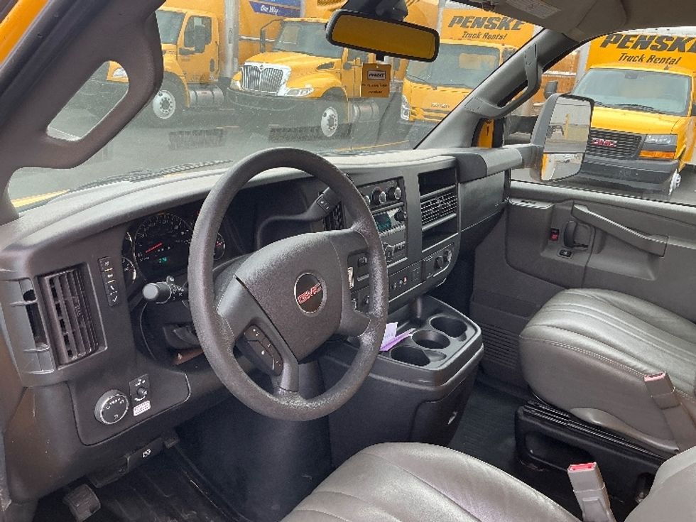 Light Duty Box Truck-Light and Medium Duty Trucks-GMC-2021-Savana G33903-Greeley-CO-115,062\n\t\tmiles-$ 25,750 - Image 13