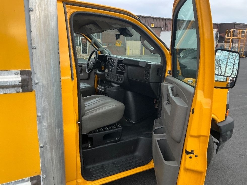 Light Duty Box Truck-Light and Medium Duty Trucks-GMC-2021-Savana G33903-Greeley-CO-115,062\n\t\tmiles-$ 25,750 - Image 16