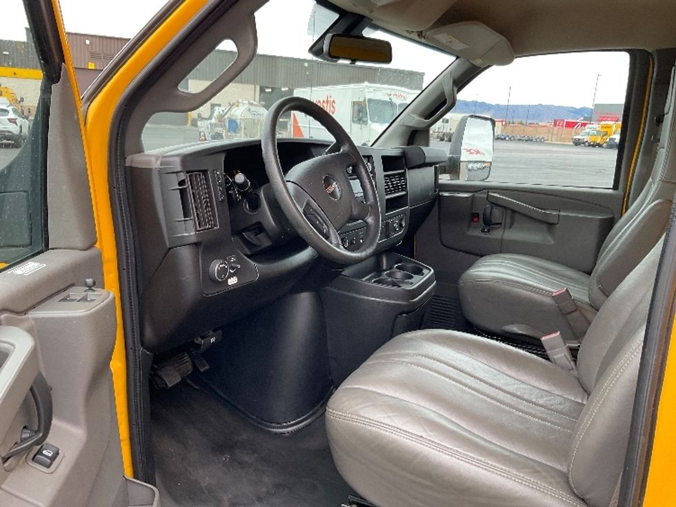 Light Duty Box Truck-Light and Medium Duty Trucks-GMC-2021-Savana G33903-Greeley-CO-117,705\n\t\tmiles-$ 25,750 - Image 16
