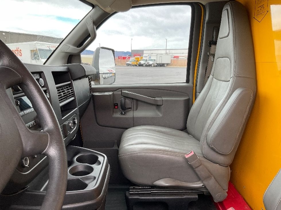 Light Duty Box Truck-Light and Medium Duty Trucks-GMC-2021-Savana G33903-Greeley-CO-117,705\n\t\tmiles-$ 25,750 - Image 18