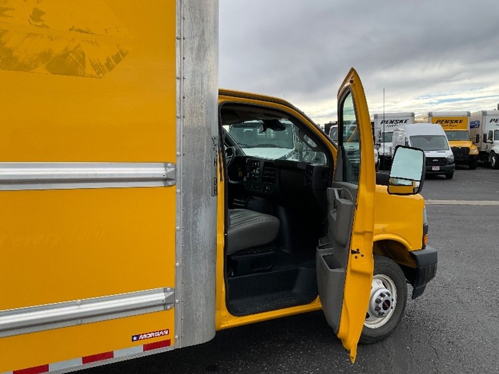 Light Duty Box Truck-Light and Medium Duty Trucks-GMC-2021-Savana G33903-Greeley-CO-117,705\n\t\tmiles-$ 25,750 - Image 19