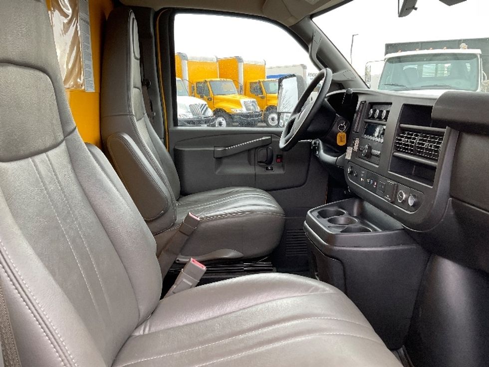 Light Duty Box Truck-Light and Medium Duty Trucks-GMC-2021-Savana G33903-Greeley-CO-117,705\n\t\tmiles-$ 25,750 - Image 21