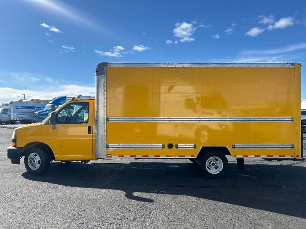 Light Duty Box Truck-Light and Medium Duty Trucks-GMC-2021-Savana G33903-Greeley-CO-118,354\n\t\tmiles-$ 25,750 - Image 4