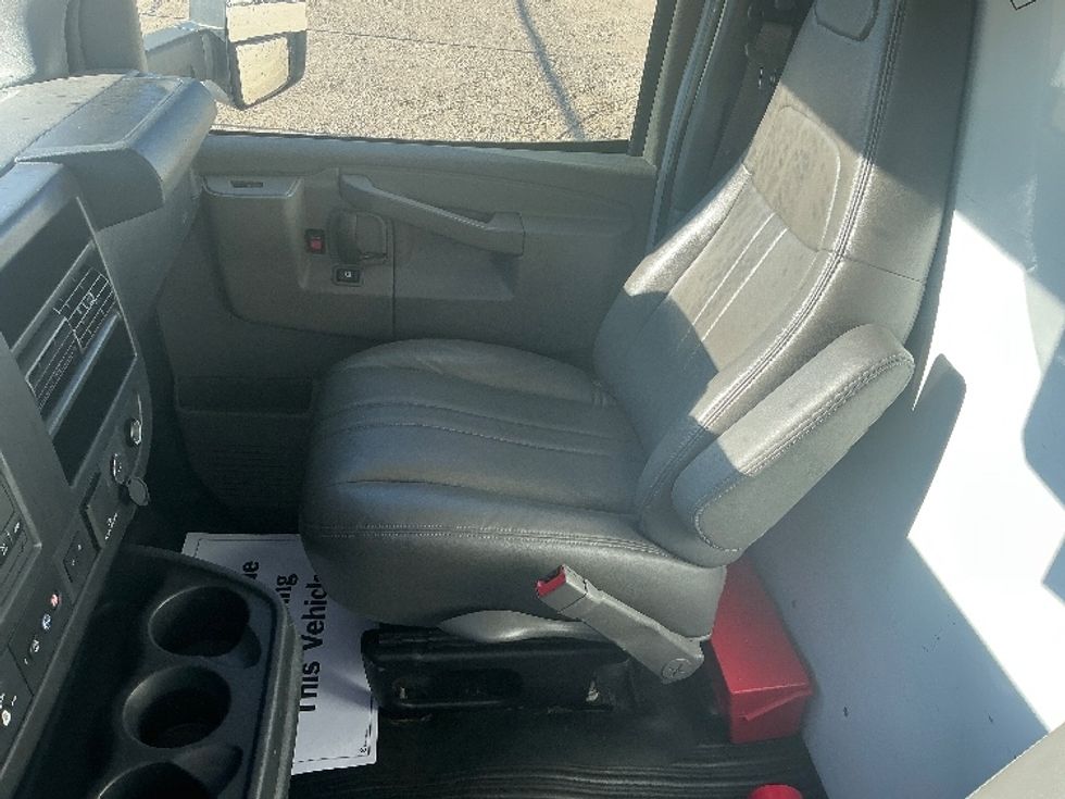 Light Duty Box Truck-Light and Medium Duty Trucks-GMC-2021-Savana G33903-Greeley-CO-120,977\n\t\tmiles-$ 28,500 - Image 19