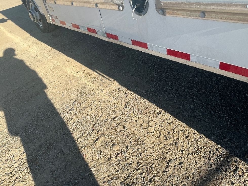 Light Duty Box Truck-Light and Medium Duty Trucks-GMC-2021-Savana G33903-Greeley-CO-120,977\n\t\tmiles-$ 28,500 - Image 5