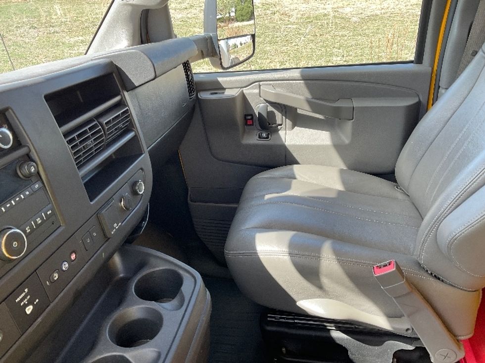 Light Duty Box Truck-Light and Medium Duty Trucks-GMC-2021-Savana G33903-Greeley-CO-75,642\n\t\tmiles-$ 31,500 - Image 19