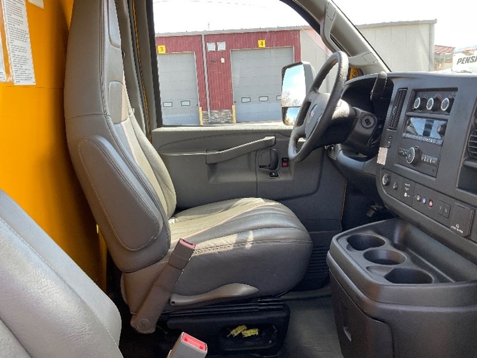 Light Duty Box Truck-Light and Medium Duty Trucks-GMC-2021-Savana G33903-Greeley-CO-75,642\n\t\tmiles-$ 31,500 - Image 22