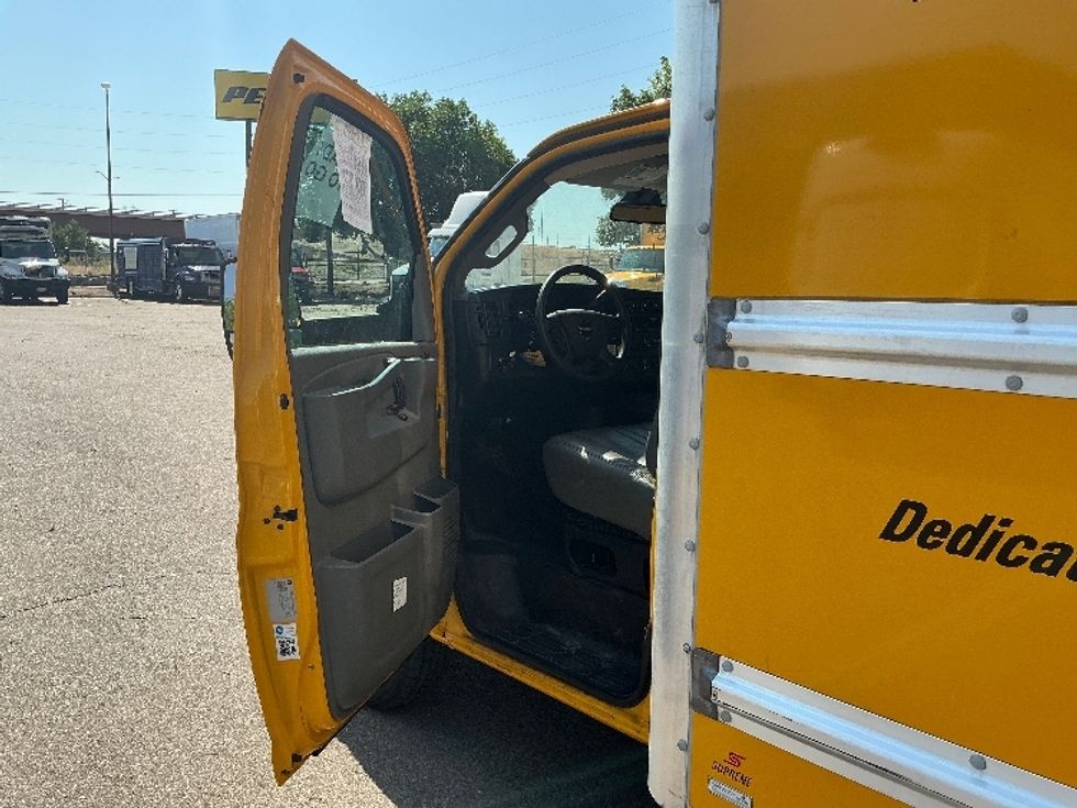 Light Duty Box Truck-Light and Medium Duty Trucks-GMC-2021-Savana G33903-Greeley-CO-82,600\n\t\tmiles-$ 25,000 - Image 15