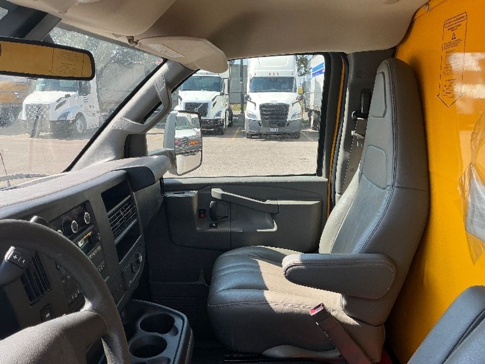 Light Duty Box Truck-Light and Medium Duty Trucks-GMC-2021-Savana G33903-Greeley-CO-82,600\n\t\tmiles-$ 25,000 - Image 18