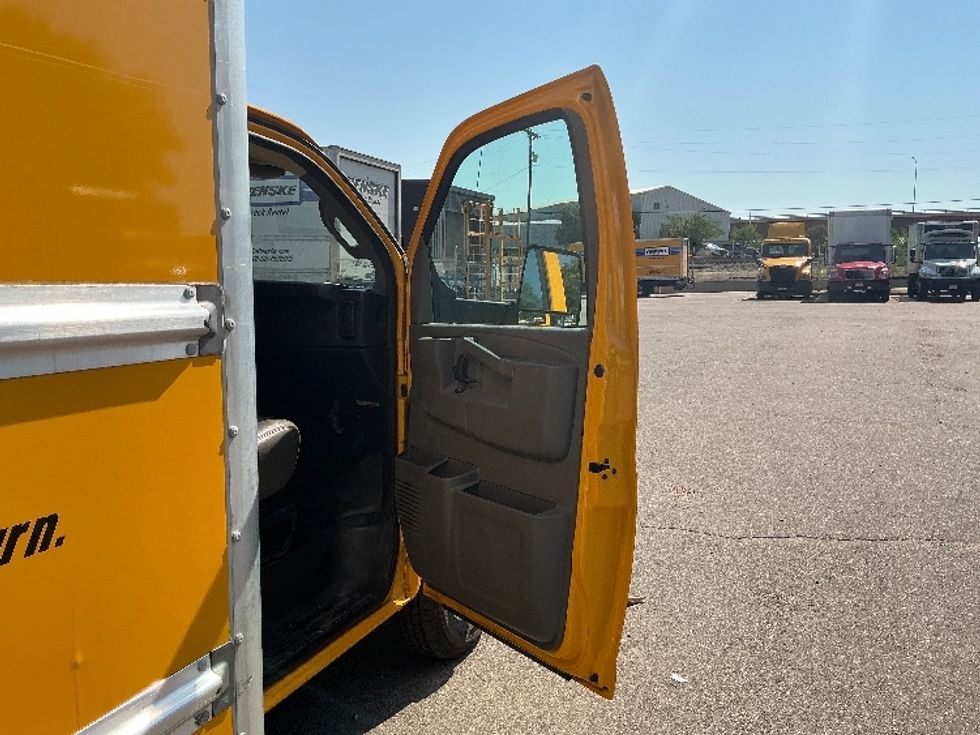 Light Duty Box Truck-Light and Medium Duty Trucks-GMC-2021-Savana G33903-Greeley-CO-82,600\n\t\tmiles-$ 25,000 - Image 19