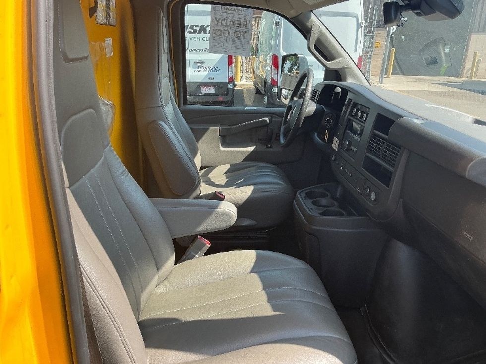 Light Duty Box Truck-Light and Medium Duty Trucks-GMC-2021-Savana G33903-Greeley-CO-82,600\n\t\tmiles-$ 25,000 - Image 21