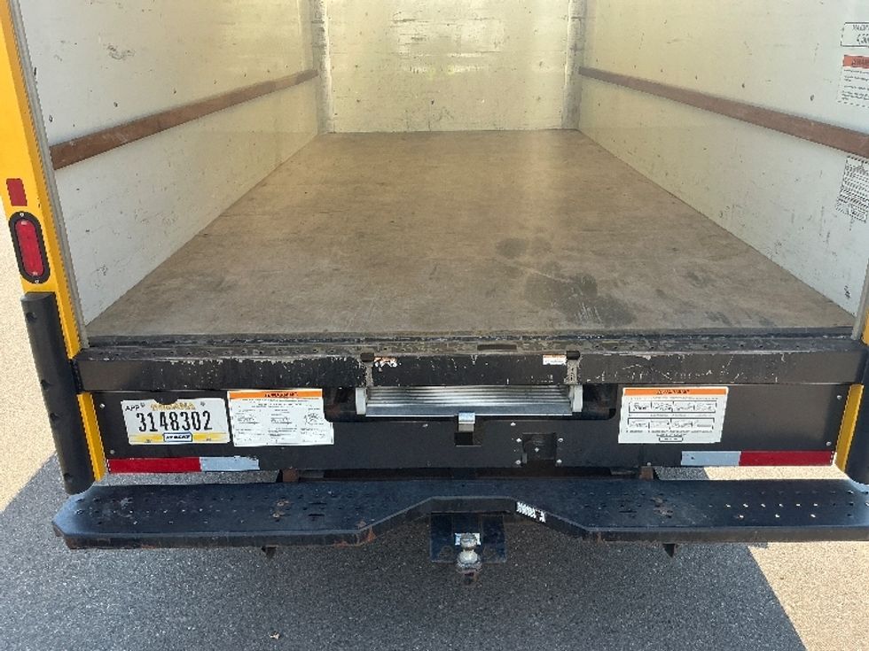 Light Duty Box Truck-Light and Medium Duty Trucks-GMC-2021-Savana G33903-Greeley-CO-82,600\n\t\tmiles-$ 25,000 - Image 9