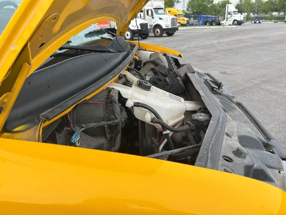 Light Duty Box Truck-Light and Medium Duty Trucks-GMC-2021-Savana G33903-Greeley-CO-89,785\n\t\tmiles-$ 28,500 - Image 23