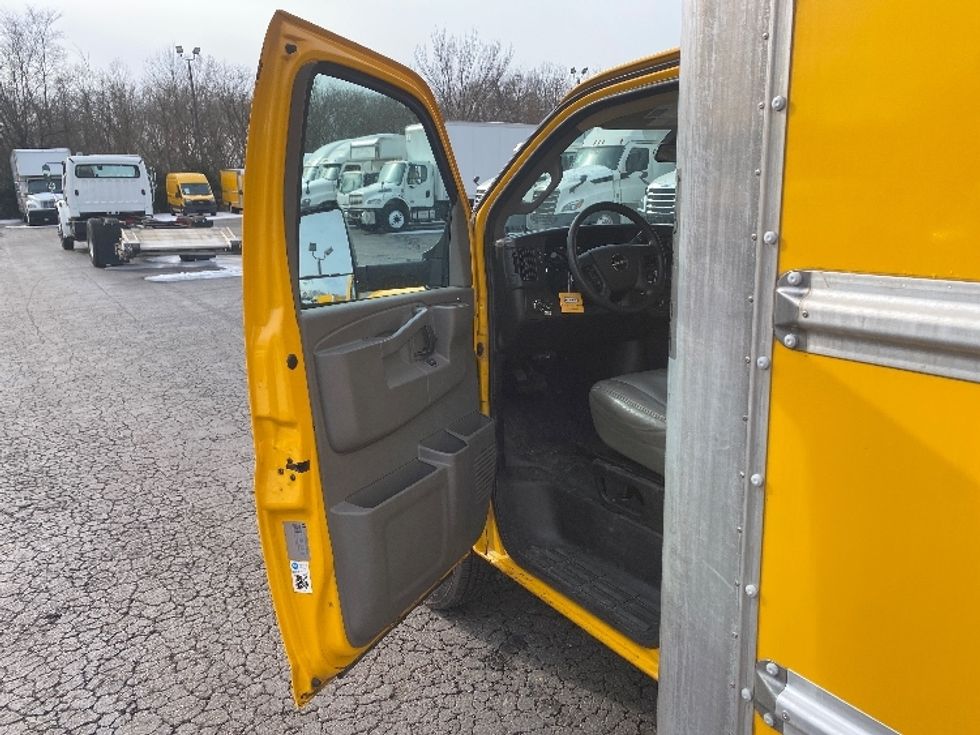 Light Duty Box Truck-Light and Medium Duty Trucks-GMC-2021-Savana G33903-Greensboro-NC-101,564\n\t\tmiles-$ 26,750 - Image 15