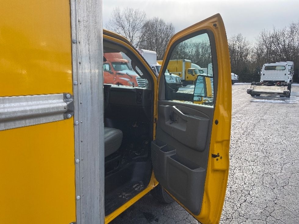 Light Duty Box Truck-Light and Medium Duty Trucks-GMC-2021-Savana G33903-Greensboro-NC-101,564\n\t\tmiles-$ 26,750 - Image 19