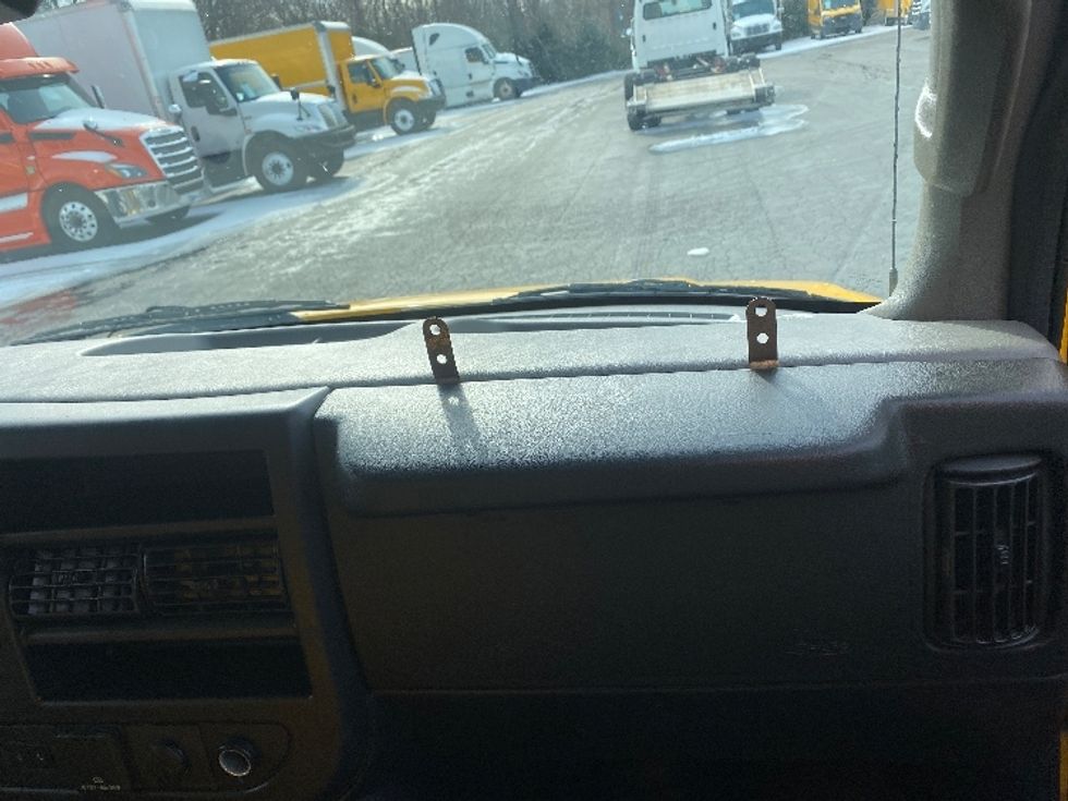 Light Duty Box Truck-Light and Medium Duty Trucks-GMC-2021-Savana G33903-Greensboro-NC-101,564\n\t\tmiles-$ 26,750 - Image 20