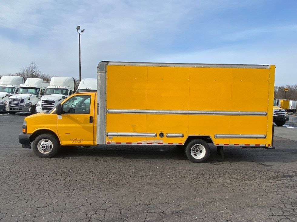 Light Duty Box Truck-Light and Medium Duty Trucks-GMC-2021-Savana G33903-Greensboro-NC-101,564\n\t\tmiles-$ 26,750 - Image 4