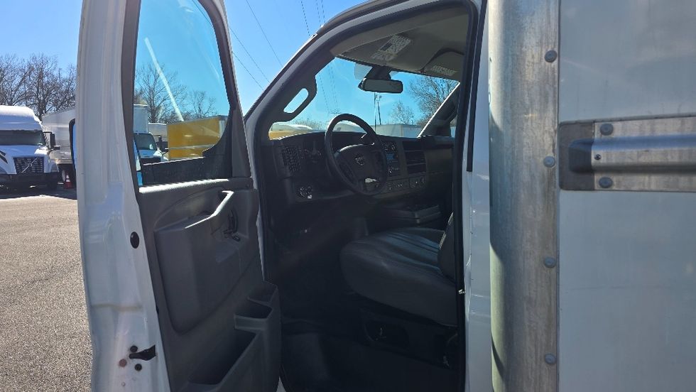 Light Duty Box Truck-Light and Medium Duty Trucks-GMC-2021-Savana G33903-Greensboro-NC-103,999\n\t\tmiles-$ 29,500 - Image 16