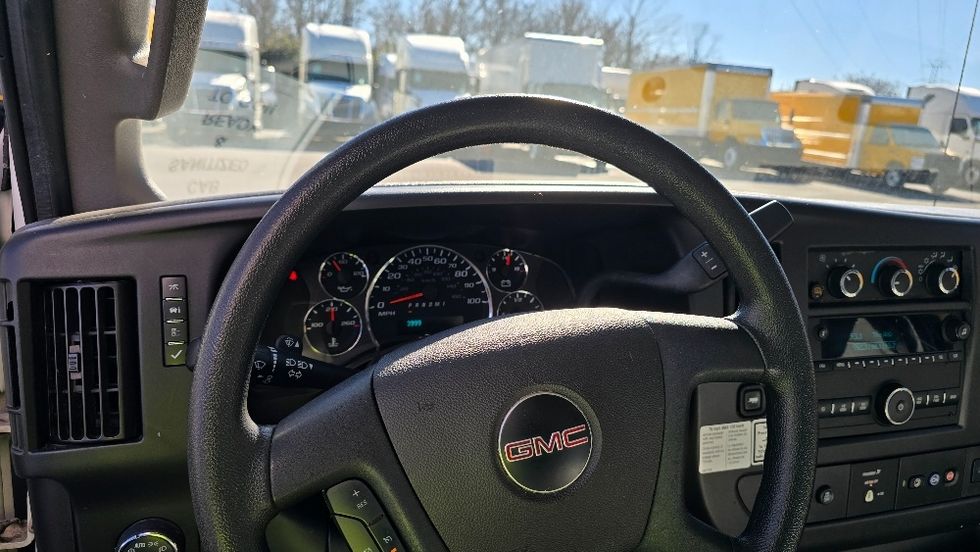 Light Duty Box Truck-Light and Medium Duty Trucks-GMC-2021-Savana G33903-Greensboro-NC-103,999\n\t\tmiles-$ 29,500 - Image 17