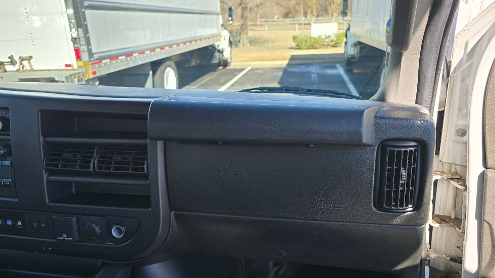 Light Duty Box Truck-Light and Medium Duty Trucks-GMC-2021-Savana G33903-Greensboro-NC-103,999\n\t\tmiles-$ 29,500 - Image 21