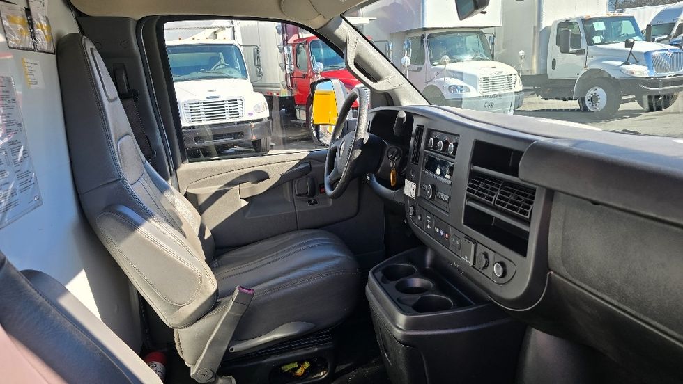 Light Duty Box Truck-Light and Medium Duty Trucks-GMC-2021-Savana G33903-Greensboro-NC-103,999\n\t\tmiles-$ 29,500 - Image 22