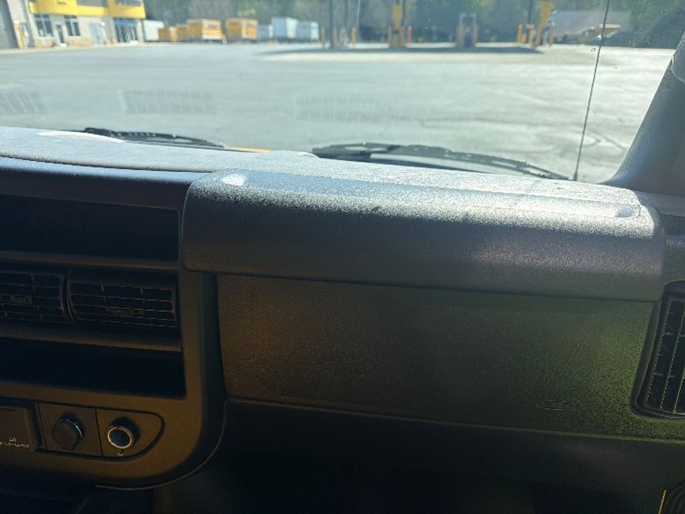 Light Duty Box Truck-Light and Medium Duty Trucks-GMC-2021-Savana G33903-Greensboro-NC-106,433\n\t\tmiles-$ 26,750 - Image 20