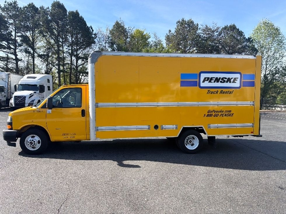 Light Duty Box Truck-Light and Medium Duty Trucks-GMC-2021-Savana G33903-Greensboro-NC-106,433\n\t\tmiles-$ 26,750 - Image 4