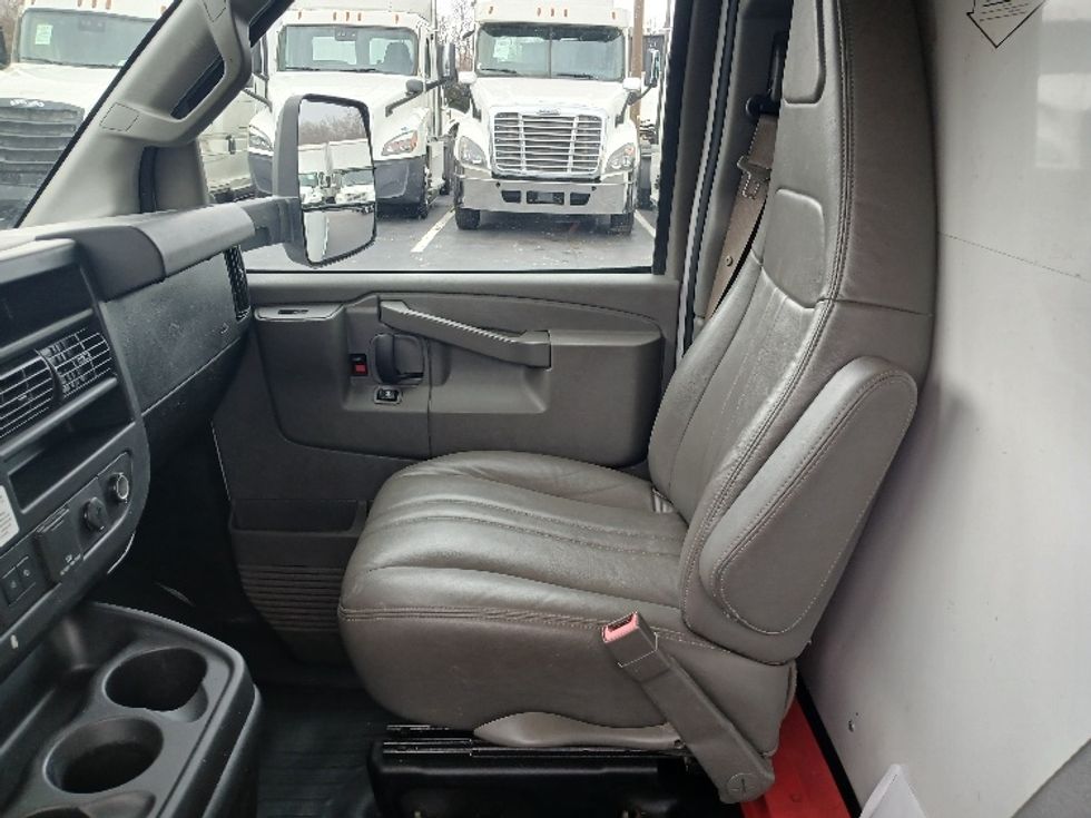 Light Duty Box Truck-Light and Medium Duty Trucks-GMC-2021-Savana G33903-Greensboro-NC-108,783\n\t\tmiles-$ 29,000 - Image 18