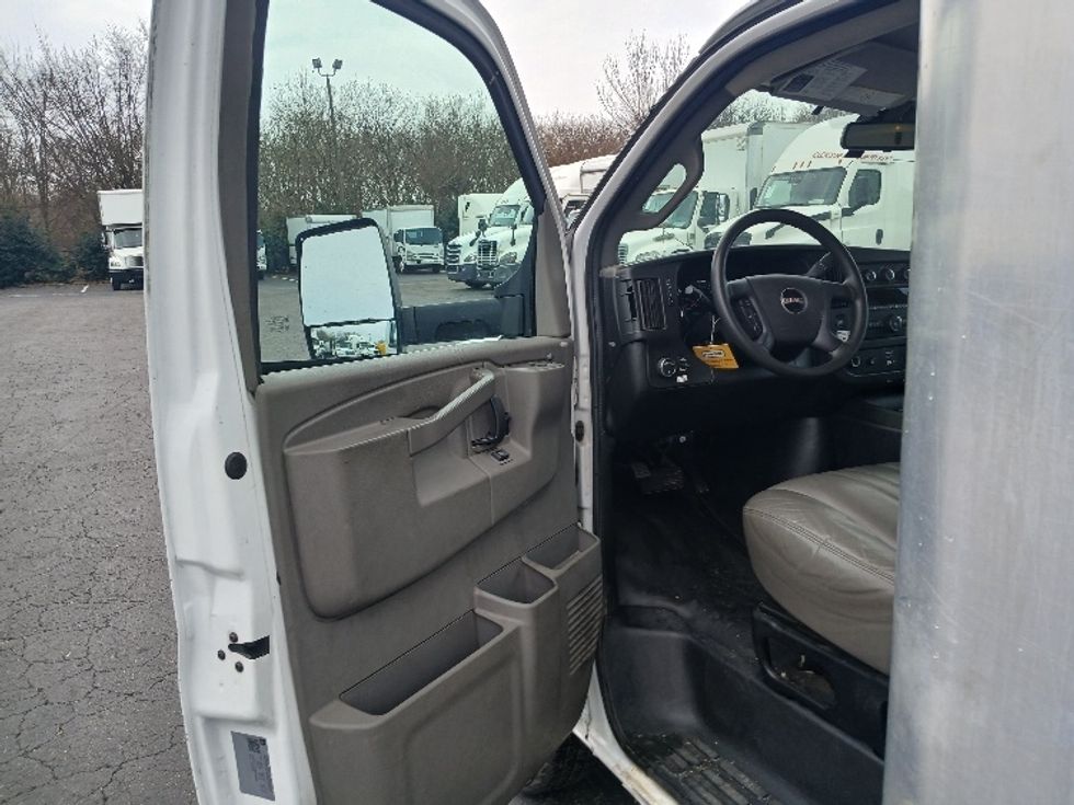 Light Duty Box Truck-Light and Medium Duty Trucks-GMC-2021-Savana G33903-Greensboro-NC-108,783\n\t\tmiles-$ 29,000 - Image 20