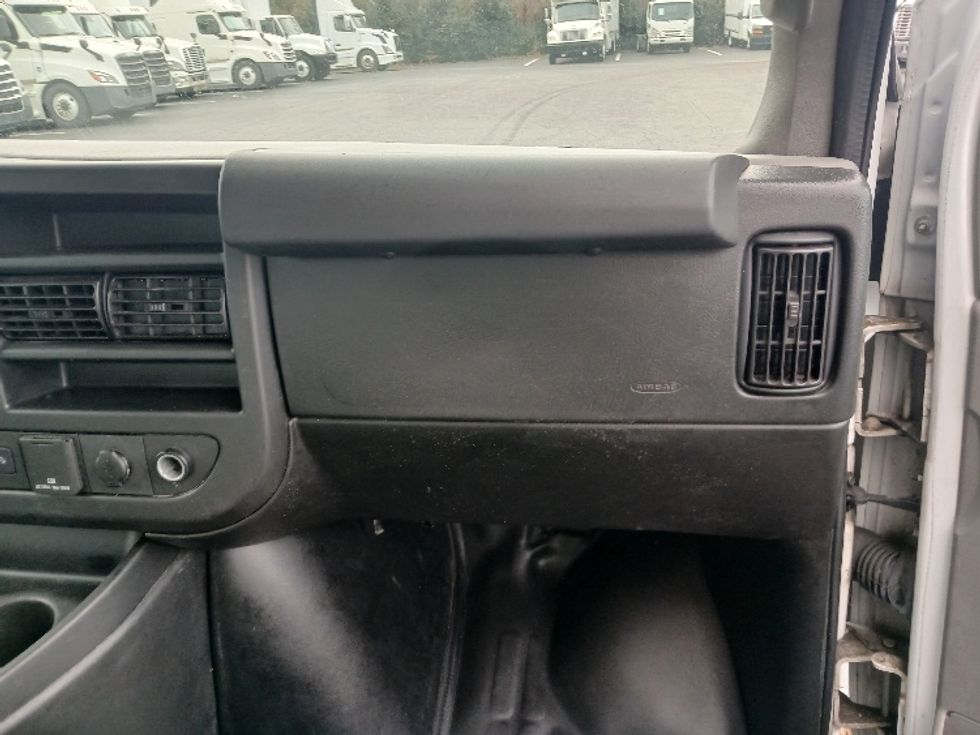 Light Duty Box Truck-Light and Medium Duty Trucks-GMC-2021-Savana G33903-Greensboro-NC-108,783\n\t\tmiles-$ 29,000 - Image 21