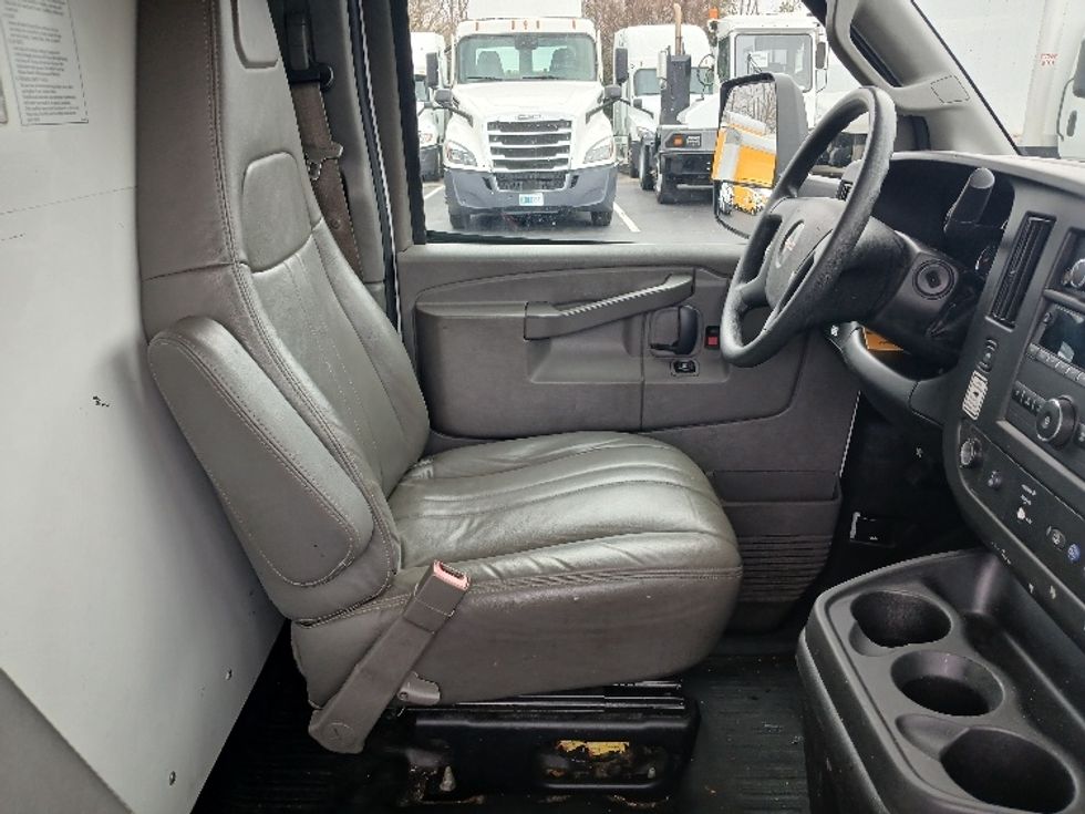 Light Duty Box Truck-Light and Medium Duty Trucks-GMC-2021-Savana G33903-Greensboro-NC-108,783\n\t\tmiles-$ 29,000 - Image 22