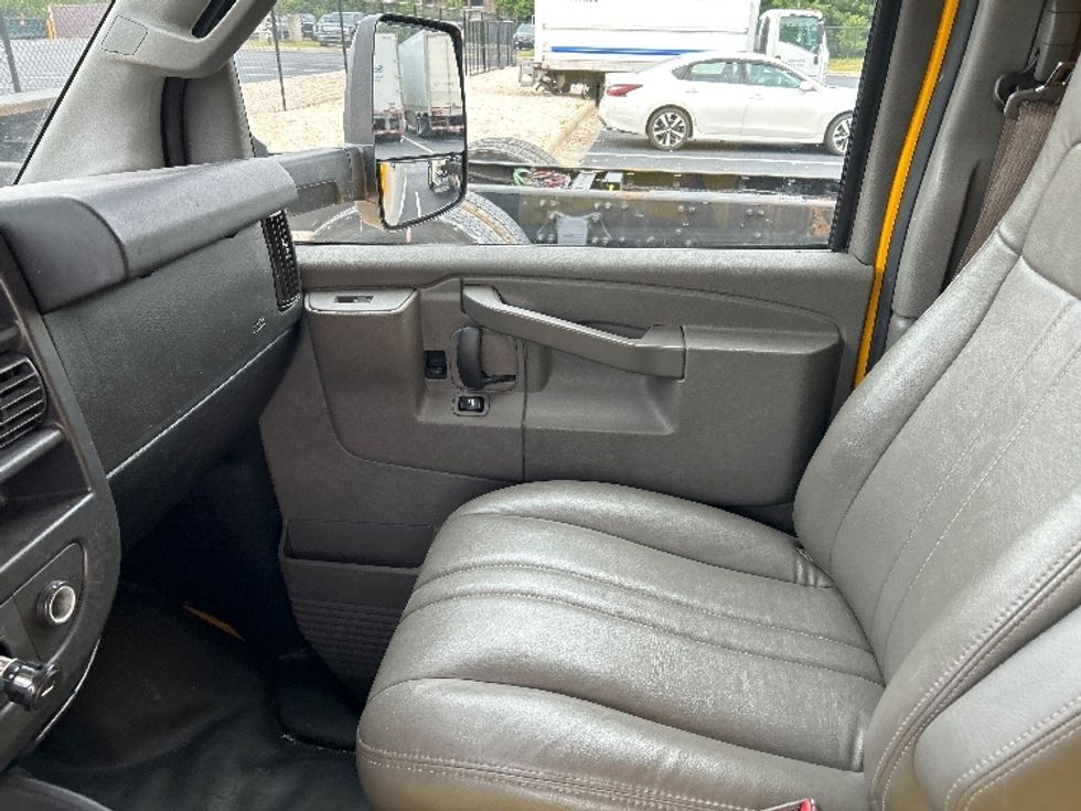 Light Duty Box Truck-Light and Medium Duty Trucks-GMC-2021-Savana G33903-Greensboro-NC-109,985\n\t\tmiles-$ 11,000 - Image 19