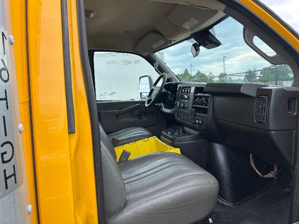 Light Duty Box Truck-Light and Medium Duty Trucks-GMC-2021-Savana G33903-Greensboro-NC-109,985\n\t\tmiles-$ 11,000 - Image 20