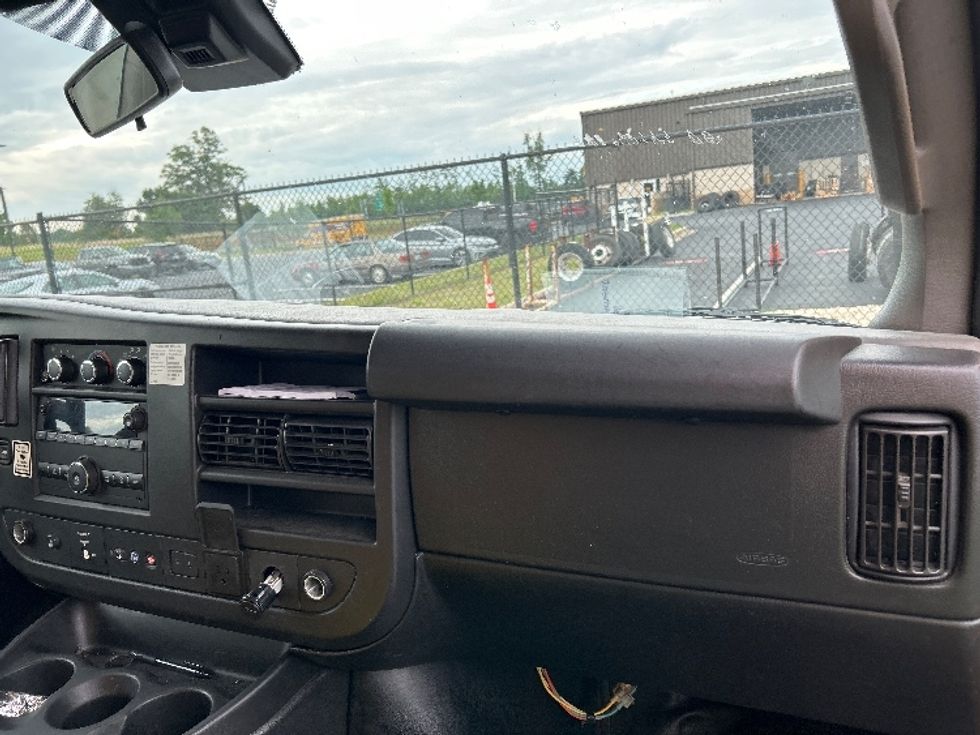 Light Duty Box Truck-Light and Medium Duty Trucks-GMC-2021-Savana G33903-Greensboro-NC-109,985\n\t\tmiles-$ 11,000 - Image 21